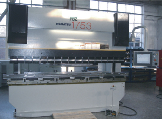 精密レーザーの打抜き機による機械化のサービス支援